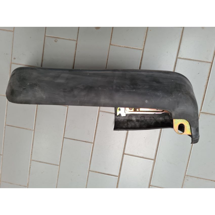 Canto pára-choques tras esq. versão curta